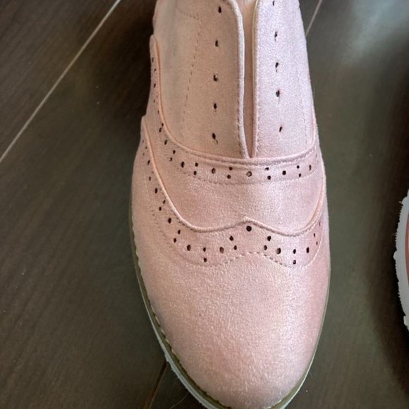 Pink Shoes - Picture 5 of 6